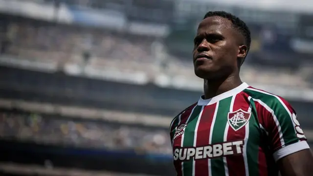 Jhon Arias playing for Fluminense