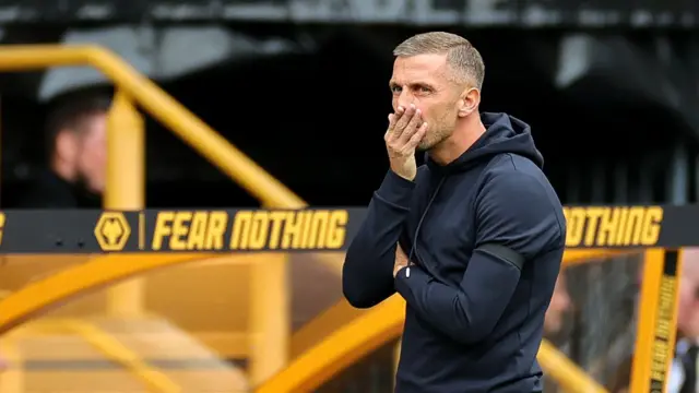 Gary O'Neil looks on during Chelsea match