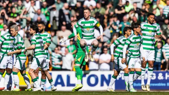 Celtic team at St Johnstone