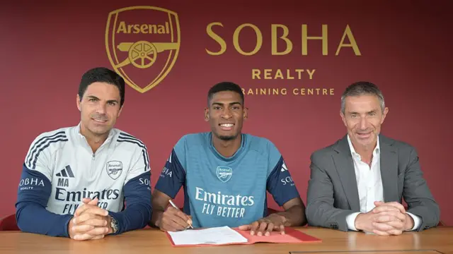 Mikel Arteta with Cristhian Mosquera and Andrea Berta 