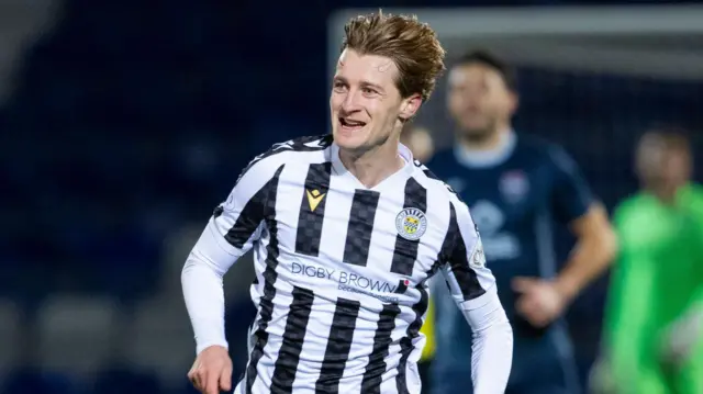 Alex Greive playing for St Mirren