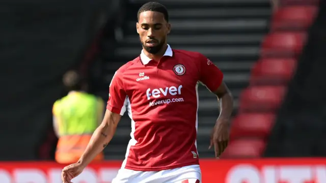 Defender Zak Vyner in action for Bristol City