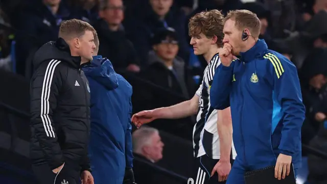 Anthony Gordon interacts with Eddie Howe