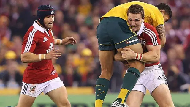 George North tackles Israel Folau
