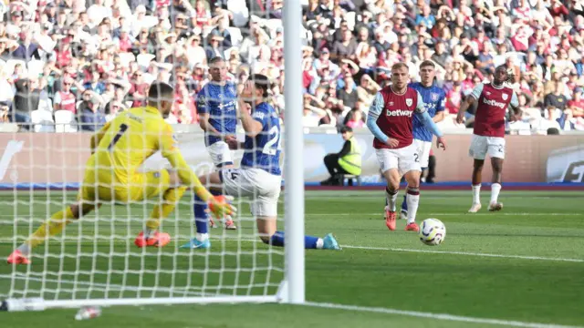 West Ham United's Jarrod Bowen scores his side's third goal