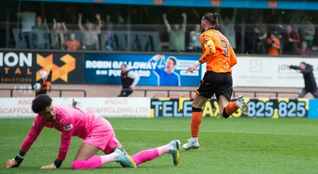 Steven Fletcher celebrates scoring