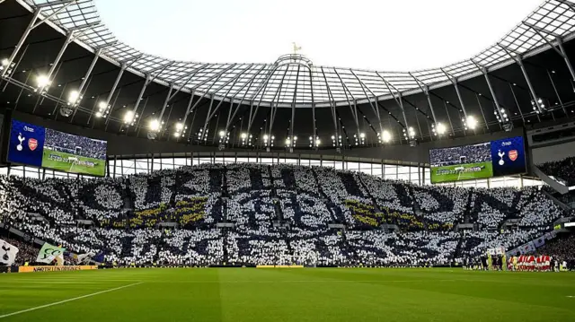 Tottenham fans mosaic before North London derby