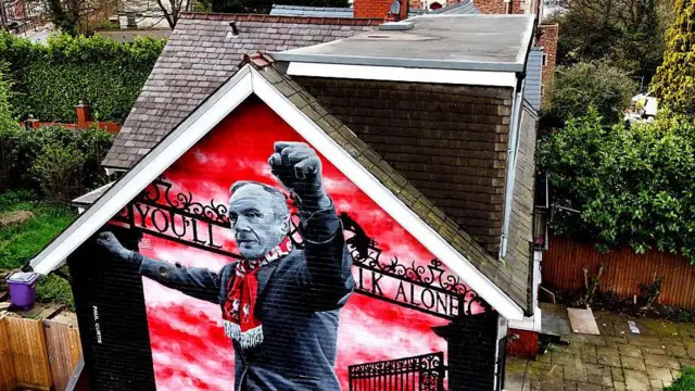 Bill Shankly mural near anfield