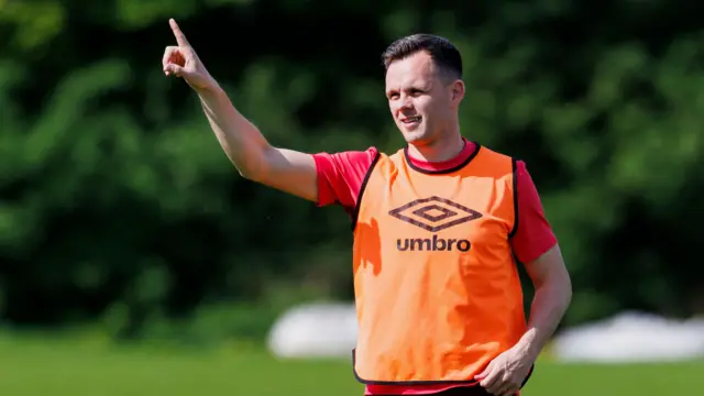 Lawrence Shankland in Hearts training