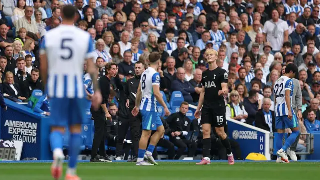 Lucas Bergval argues with Brajan Gruda