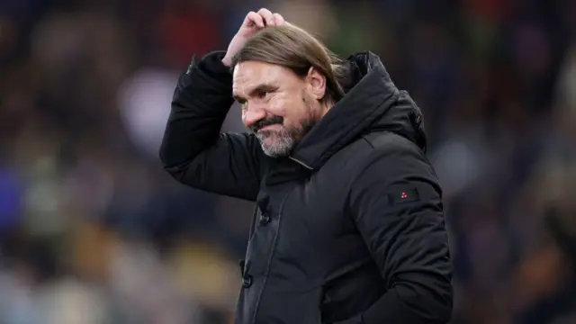 Daniel Farke scratches head