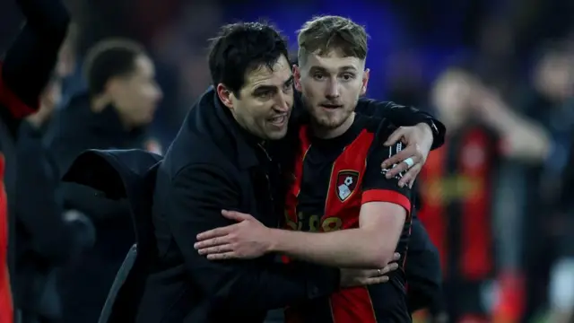 Andoni Iraola embraces David Brooks
