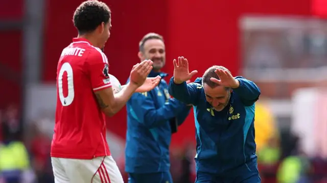  Nottingham Forest Manager Vitor Pereira celebrates
