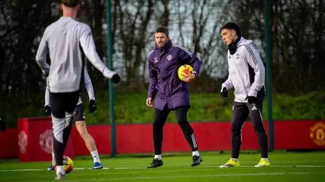 Michael Carrick and Manchester United players during a training session