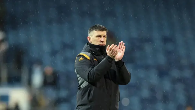 Sergej Jakirovic clapping 