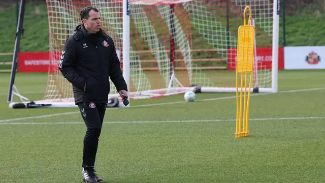Regis Le Bris oversees Sunderland training