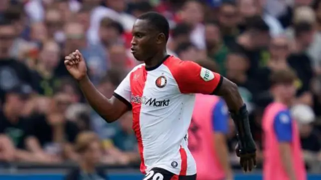 Kasanwirjo in action for Feyenoord