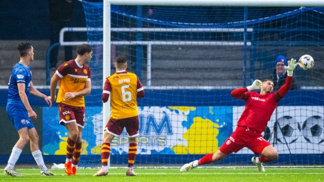 Ali Shrive equalises against Motherwell