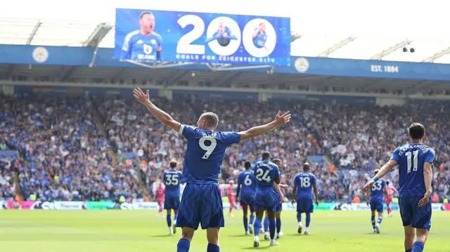 Jamie Vardy celebrates a goal