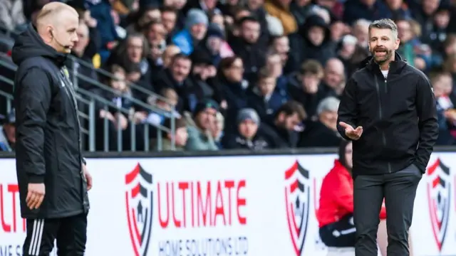 St Mirren manager Stephen Robinson remonstrates on the touchline