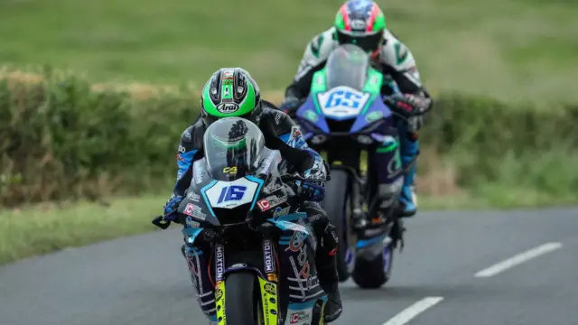 Michael Browne leads Michael Sweeney at last year's Tandragee 100