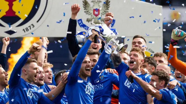 St Johnstone lift the Scottish Cup