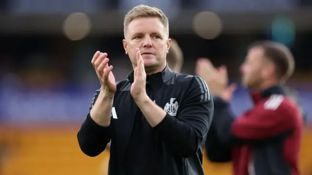 Eddie Howe clapping