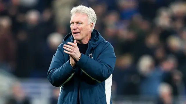 David Moyes applauding