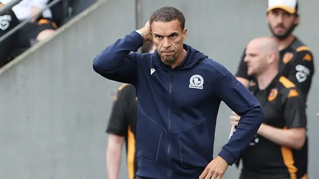 Valerien Ismael scratching his head