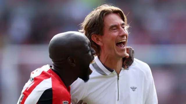 Yoane Wissa of Brentford and Thomas Frank, Manager of Brentford, celebrate