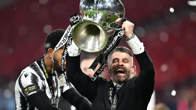 Stephen Robinson with the league cup 