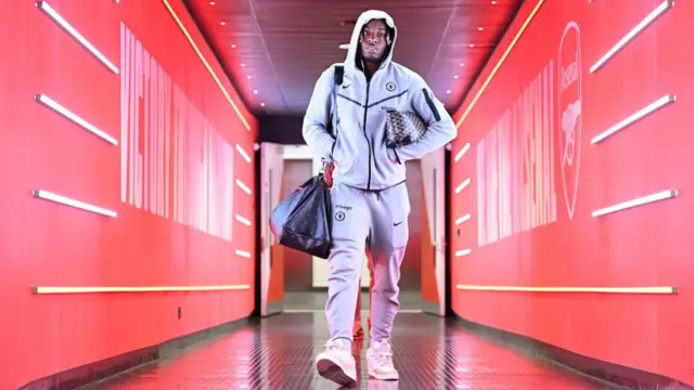 Noni Madueke of Chelsea arrives at Emirates stadium
