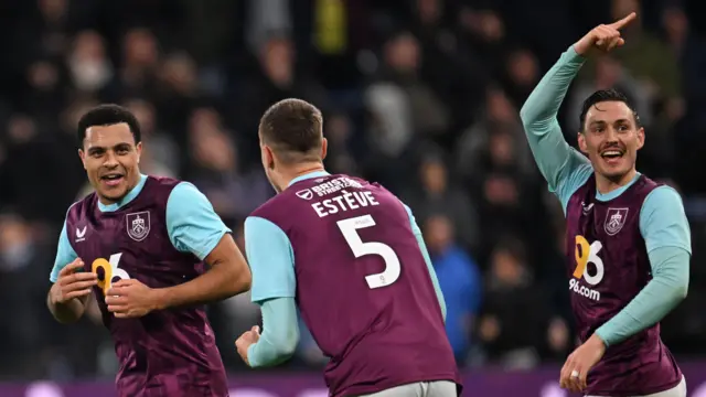 Burnley celebrate CJ Egan-Riley's goal against Coventry City