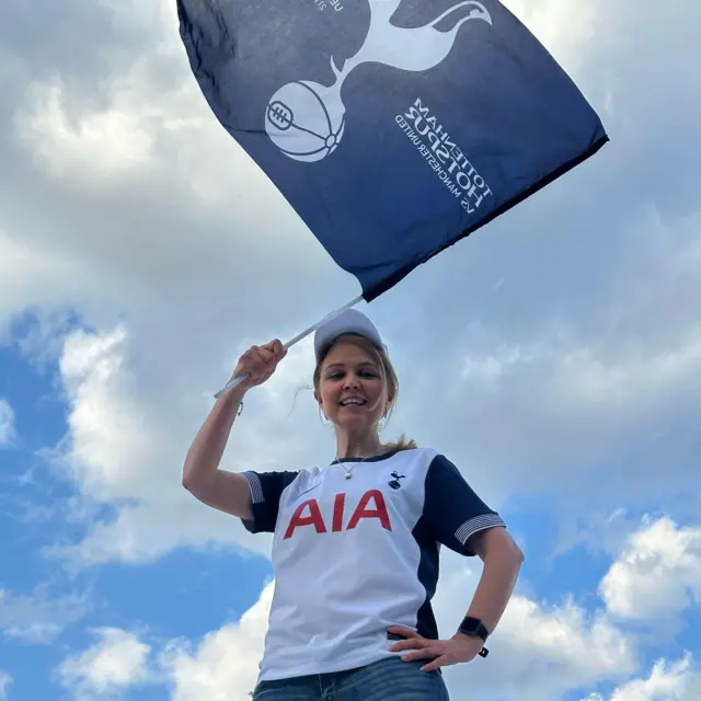 Tottenham fan at the Europa League trophy parade