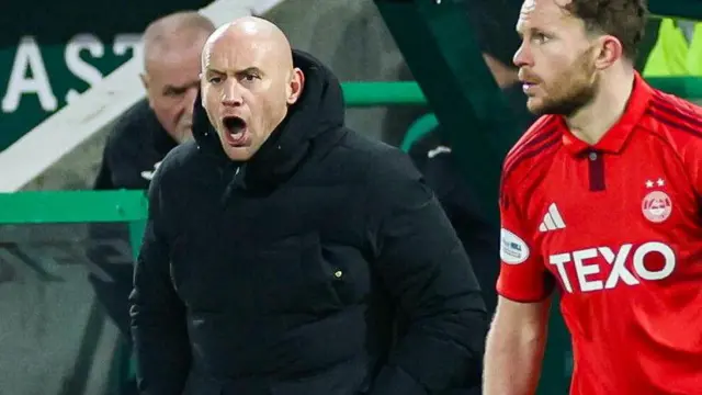 Hibernian Head Coach David Gray during a William Hill Premiership match between Hibernian and Aberdeen at Easter Road, on December 30, 2025, in Edinburgh, Scotland.