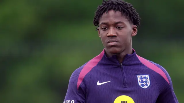 Kobbie Mainoo in training with England