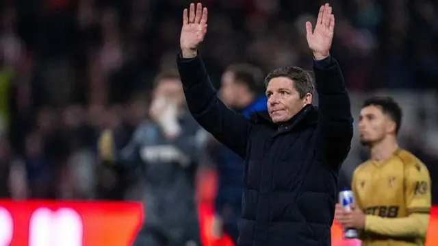 Oliver Glasner acknowledges the Crystal Palace fans after the defeat at Sunderland