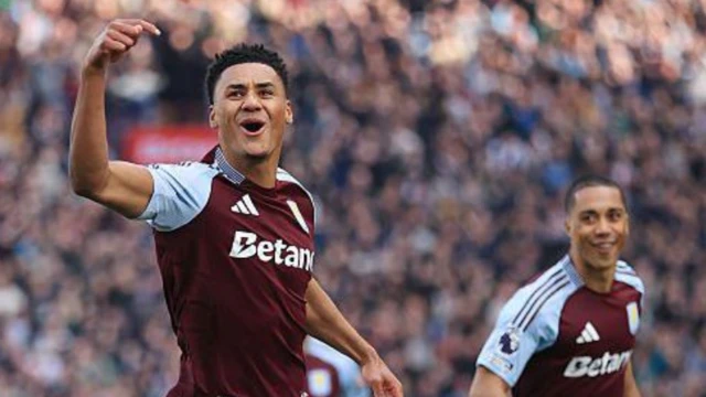 Ollie Watkins celebrates for Aston Villa