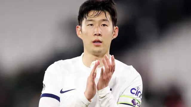 Son Heung-min applauds