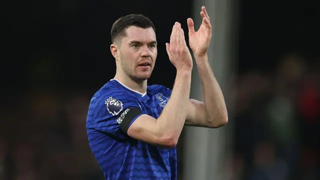 Michael Keane of Everton thanks the supporters.