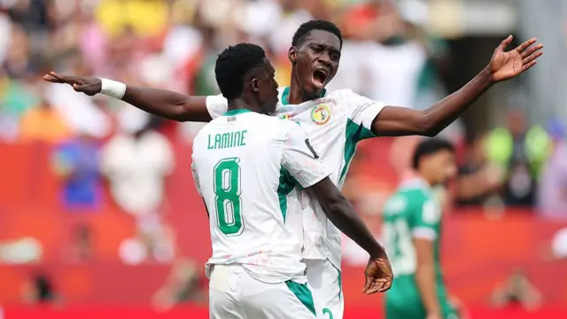  Ismaila Sarr of Senegal celebrates