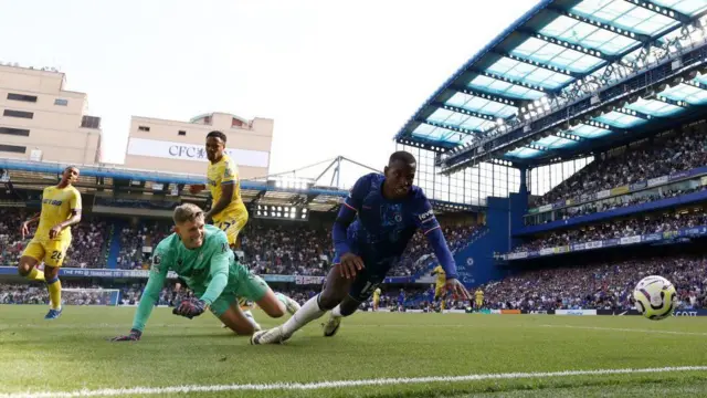 Nicolas Jackson scores his team's first goal during the Premier League match between Chelsea and Crystal Palace