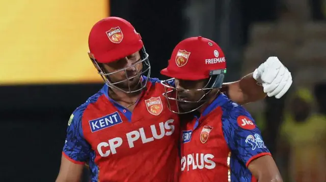 Marcus Stoinis embraces Shashank Singh after Punjab Kings win