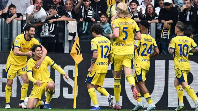 Hellas Verona celebrate after Kieron Bowie (second left) scores against Juventus