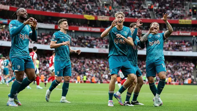 Bourmeouth players celebrate in the win against Arsenal