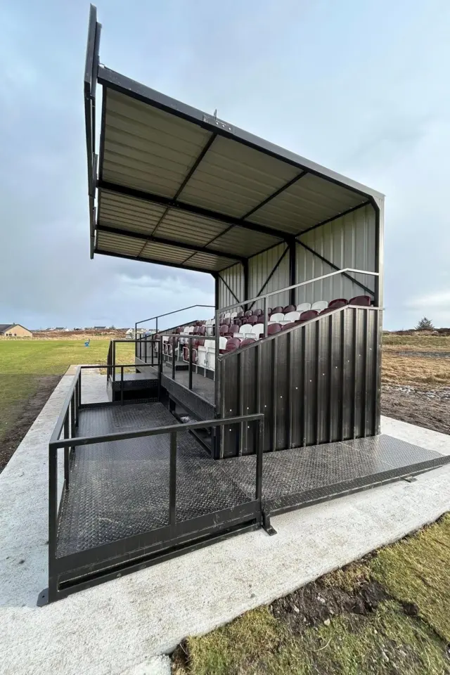 An stand ùr aig a' Chreagan Dubh