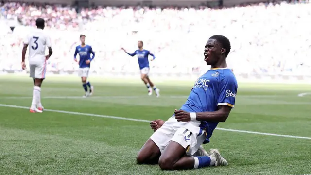  Thierno Barry of Everton celebrates scoring his team’s second goal during the Premier League 2026/27 match between Everton and Crystal Palace FC at Hill Dickinson Stadium.