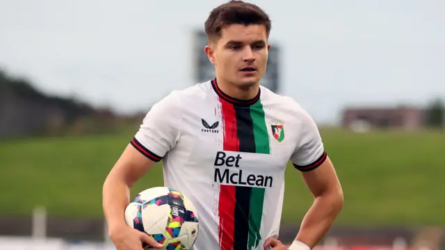 Daire O'Connor in action for Glentoran