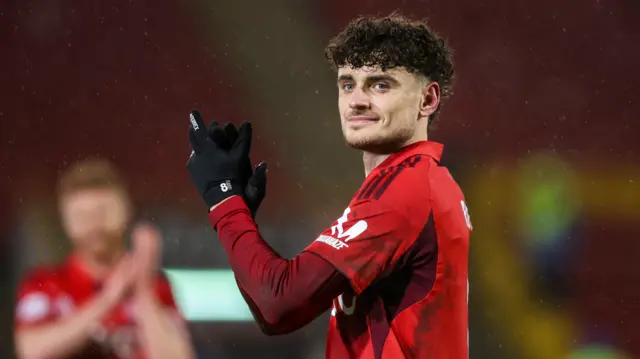 Dante Polvara applauds Aberdeen fans
