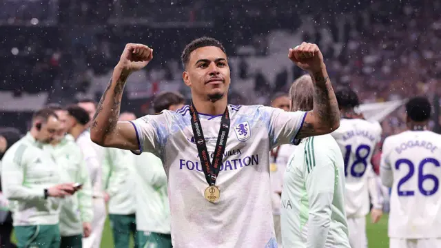 Morgan Rogers of Aston Villa celebrates Europa League victory